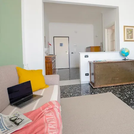 Apartamento Alloggio E Parcheggio Ideale Per Visitare Le Cinque Terre La Spezia