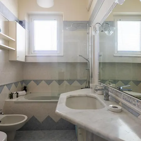 E Parcheggio Ideale Per Visitare Le Cinque Terre Apartment *